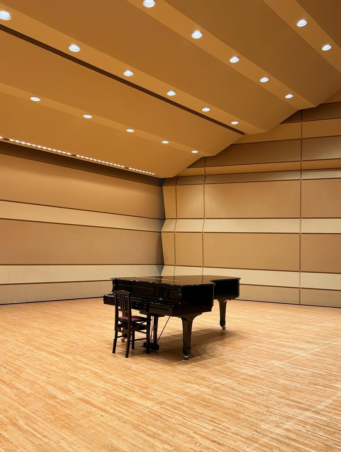 昨日、一昨日の2日間はソロコンテストの撮影をさせていただきました！参加者のみなさんお疲れ様でした！DVD、BluRayの予約を受け付けておりますお待ちしております🏻‍♀️⁡ #映像  #撮影  #吹奏楽連盟  #ソロコンテスト